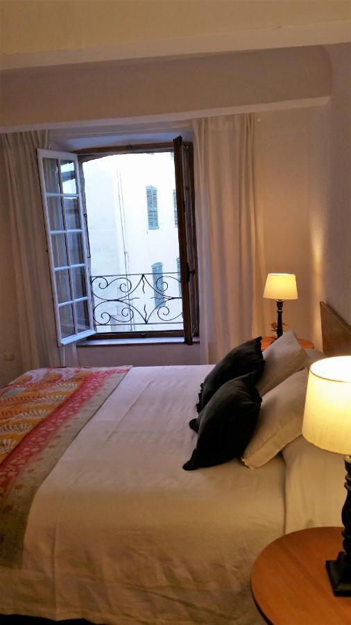 Ana'S Guest House Chambres D'Hotes Aups Ngoại thất bức ảnh